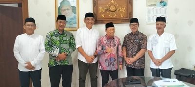 Paslon 2 Hasto & Wawan Harmawan Sowan ke Gus Hilmy Muhammad, Apa Isi Pertemuannya?