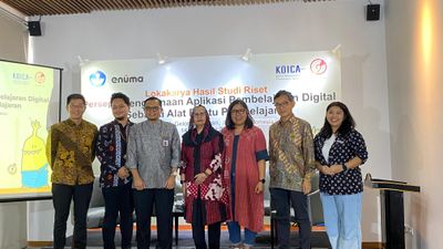 Tumbuhkan Rasa Cinta Anak Terhadap Literasi dan Numerasi Melalui APD Sekolah Enuma