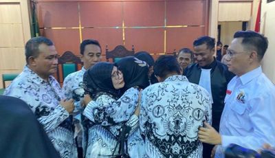 Guru Honorer Supriyani Diputuskan Bebas, Rekan Seprofesi Ucap Syukur dan Beri Pelukan Hangat