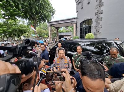 Pantau Situasi Bareng Panglima TNI-Menko Polhukam, Kapolri Pastikan Pilkada Sejauh Ini Masih Aman