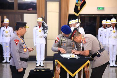 Kapolri Pimpin Sertijab dan Upacara Kenaikan Pangkat 10 Pati, Ini Daftarnya