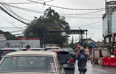 Galian Pipa di Kemang Bikin Macet, Busway Kesulitan Berbelok