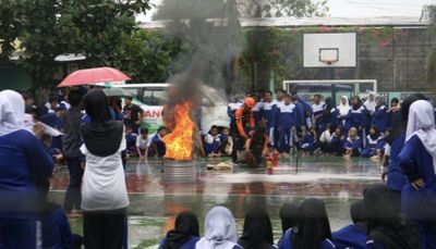 Ratusan Siswa SMP Muhammadiyah 9 Yogyakarta Ikuti Simulasi Tanggap Bencana