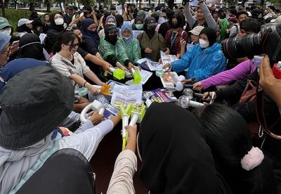 Mahasiswa hingga K-popers Indonesia Turut Ramaikan Aksi #TolakKenaikanPPN12Persen