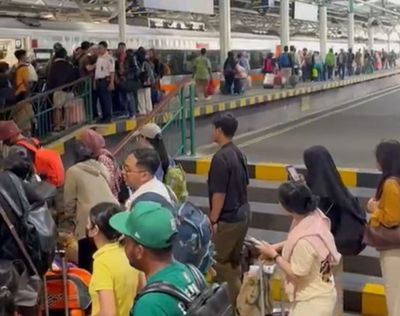 Libur Nataru 2024 2025, Penumpang Kereta Api yang Turun Ke Yogya 18 Ribu Per Hari