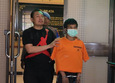 Polisi Tangkap Perampok yang Sasar Mobil saat Macet di Tol Tanjung Priok