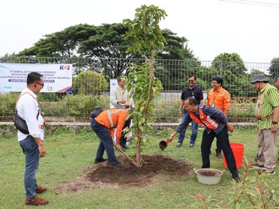 Gerakan Satu Juta Pohon, KAI Daop 6 Yogya Tanam 60 Pohon di 8 Stasiun