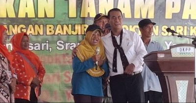 Kunjungi Wilayah Terdampak Banjir di Bantul, Mentan Andi Beri Bantuan Benih Padi 3,5 Ton