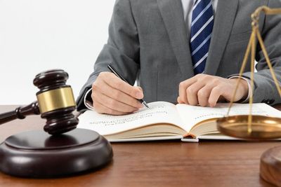 3 Cara Mendapatkan Bantuan Hukum Secara Gratis bagi Masyarakat yang Tidak Mampu Bayar Pengacara