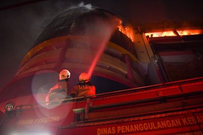 Total Sudah 6 Korban Tewas Ditemukan Dalam Insidem Kebakaran Glodok Plaza, Damkar Teruskan Pencarian