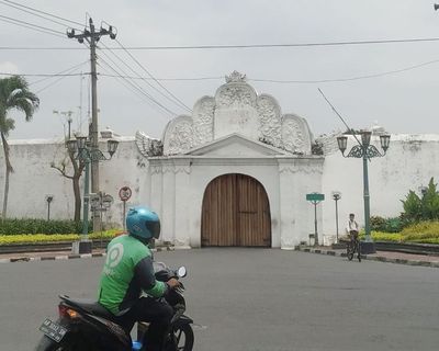 Terjadi Deformasi, Plengkung Gading Ditata Ulang, Keraton Yogya : Janji Tak Usir Pedagang Alkid