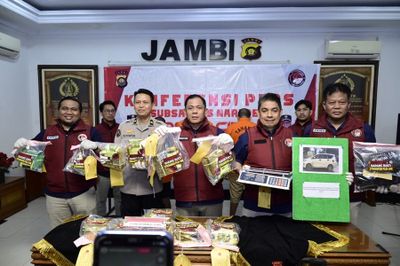 3 Kurir Narkoba Jaringan Internasional Ditangkap Polisi, Barang Bukti Sabu 12 Kg Senilai Rp15 Miliar Disita