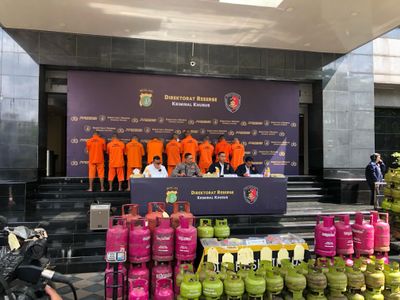 Polda Metro Gerebek 4 Kontrakan Markas Pengoplos Gas Elpiji, 9 Pelaku Ditangkap