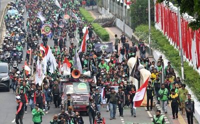 Pengemudi Ojol Demo Massal di Kemnaker, Tuntut Dapat THR