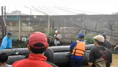 Banjir Kepung Bekasi, Jatiasih Wilayah Terdampak Terparah: Ketinggian Air Ada yang Capai 3 Meter! 
