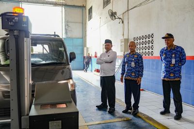 Kunjungi Dishub Sleman, Bupati Harda Pastikan Fasilitas Dishub Aman Untuk Pemudik Lebaran 2025