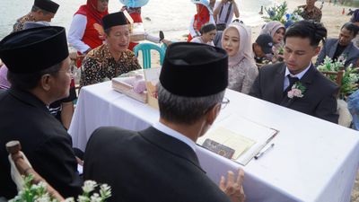 Pantai Sundak Gunungkidul Jadi Saksi Bisu 9 Pasangan Menikah: Wujud Spirit Gotong Royong Menuju DIY Wedding Destination Dunia