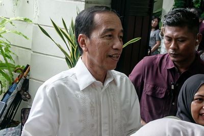 2 Tersangka Kasus Tudingan Ijazah Palsu Temui Jokowi, Apa yang Dibahas?