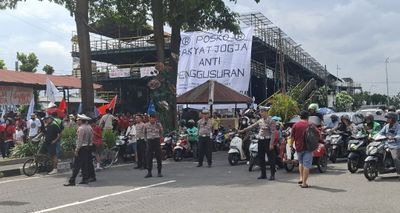 Peringatan Hari Buruh Internasional di Yogyakart Sebanyak 1.114 Personil TNI - POLRI Amankan Massa Aksi