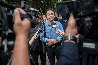 Diperiksa Polisi soal Tudingan Ijazah Palsu, Roy Suryo Pertanyakan Pasal yang Dipakai Jokowi