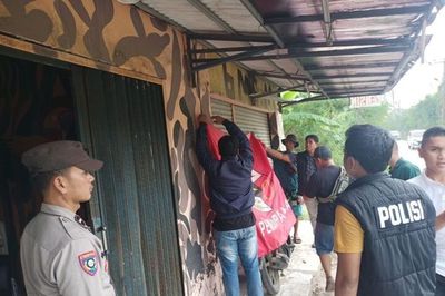 TNI-Polri Bongkar Sejumlah Posko Ormas di Tangerang