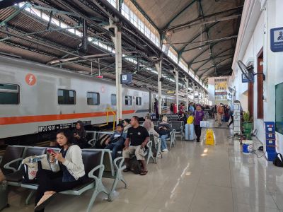 Hari Kedua Libur Kenaikan Yesus Kristus, KAI Daop 6 Catat Lebih dari 15 Ribu Penumpang Tiba di Stasiun