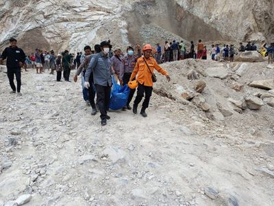 Update Korban Jiwa Longsor Tambang Batu Cirebon, Total 10 Orang Tewas