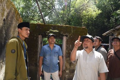 Bupati Sidoarjo Tinjau Rumah Tak Layak Huni, Warga Dapat Bantuan RTLH dan Jaminan Kesehatan