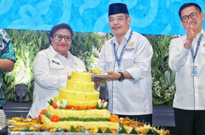 Tutup Munas VI APKASI, Wamendagri Ribka Ajak Kepala Daerah Tingkatkan Solidaritas Menuju Indonesia Emas 2045