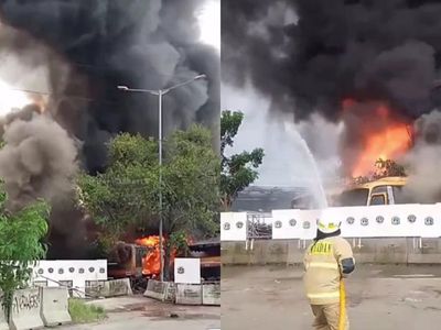 Terminal Rawa Buaya Jakbar Terbakar Hebat, Bus Bekas Ikut Dilahap