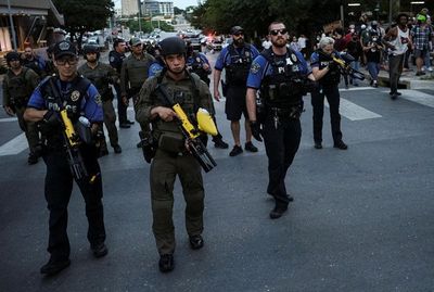 700 Personel Marinir Dikerahkan ke Titik Kerusuhan di Los Angeles