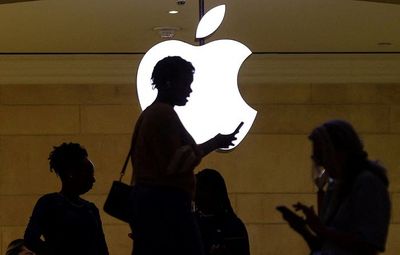 Saham Apple Turun usai China Larang Pejabat Pemerintah Pakai iPhone