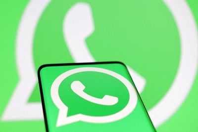 WhatsApp Kembangkan Fitur Stiker dengan Dukungan AI, Chattingan Makin Seru!