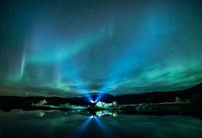 Di balik Keindahan Aurora, Terdapat Efek Badai Matahari yang Pengaruhi Kinerja Satelit