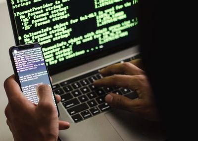 Waspada! 7 Tanda HP Kamu Disadap oleh Aplikasi Pinjol dan Cara Mengatasinya