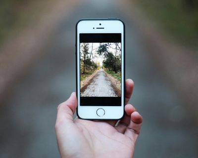 Dampak Penggunaan Handphone Jadul dan Keuntungannya Daripada Smartphone