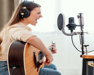 10 Microphone Wireless Terbaik yang Punya Kualitas Suara Jernih, Cocok untuk Nyanyi dan Bikin Konten