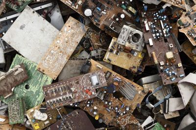 5 Strategi Pengelolaan Limbah Elektronik yang Ramah Lingkungan 