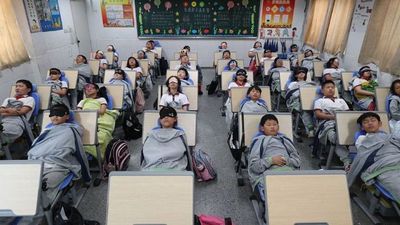 Meja Multifungsi di Sekolah China Bikin Siswa Tidur Siang Nyaman
