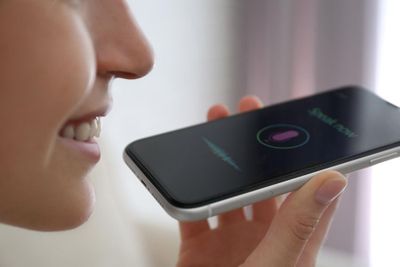 Manfaat Teknologi Voice Recognition dalam Pengembangan Asisten Virtual
