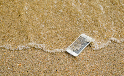 Cara Mengeluarkan Air Dari Handphone yang Terendam