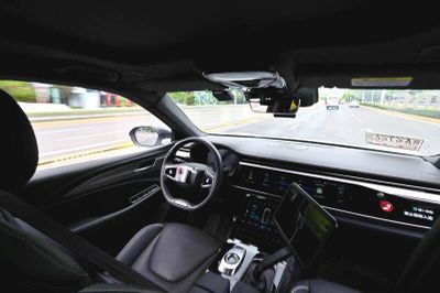 Mobil Tanpa Sopir Robotaxi di China: Solusi Transportasi Masa Depan atau Ancaman bagi Pengemudi Taksi?