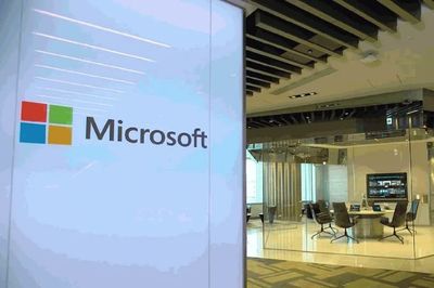 Apple Wacana Bangun Pabrik Rp15,8 Triliun, Microsoft Gelontorkan Dana Rp27,6 Triliun Fokus AI di Indonesia