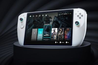 Intel dan Tencent Bersiap Rilis Saingan Steam Deck dengan Layar 3D Berukuran Besar