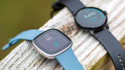 8 Smartwatch dengan Baterai Tahan Lama 2025 Cocok untuk Traveling