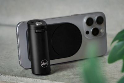Lux Grip Leica Mengubah Kamera iPhone Anda menjadi Kamera Leica Premium