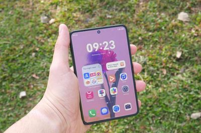 Huawei Pura X Hadir Sebagai Smartphone Lipat Stylish dengan Desain Unik dan Fitur Canggih