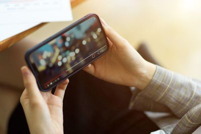 Streaming Terganggu karena Hp Sering Lag? Coba 8 Tips Ampuh Ini!