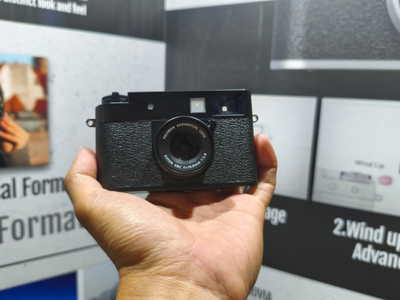 Kamera Ringan Fujifilm X Half Meluncur, Bawa Sensasi Motret Era Film ke Zaman Now