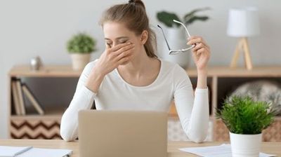 Sayangi Matamu! Lakukan 5 Tips Pengaturan Layar Ini untuk Kesehatan Mata yang Lebih Baik